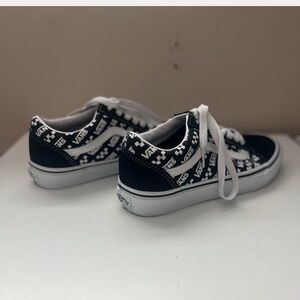 Old school logo vans